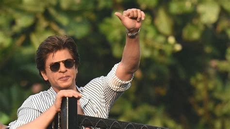Shah Rukh Khan Says Nobody Has Dared To Misbehave With A Woman On His ...