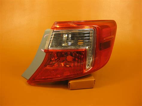 Toyota Camry Tail Light Right Passenger 2012 2013 2014