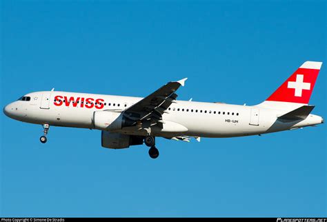 HB IJH Swiss Airbus A320 214 Photo By Simone De Stradis ID 655959