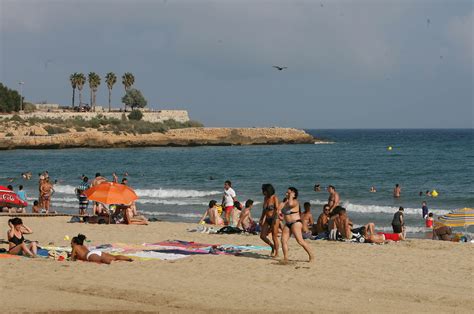 Aparece Un Cuerpo Sin Piernas Ni Brazos Arrastrado Por El Mar En La