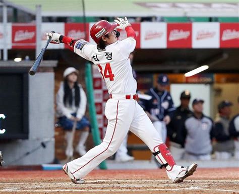 Korea S Ssg Landers Slugger Choi Jeong Homers Away From Breaking Kbo