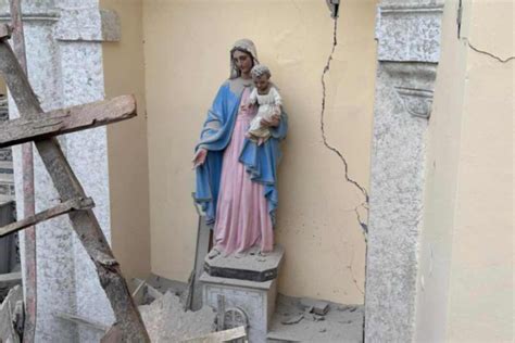 Turchia Miracoloso Quello Che Accaduto Alla Statua Della Madonna All