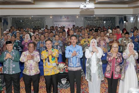 Kepala BKKBN RI Hasto Wardoyo Launching Kampung KB Di Kabupaten Banjar