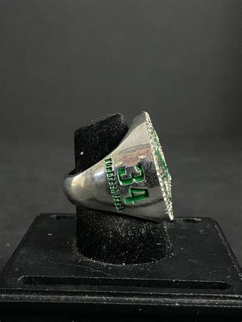 MILWAUKEE BUCKS N.B.A CHAMPIONSHIP REPLICA RING