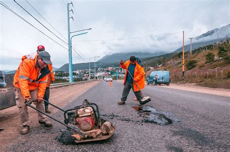 Realizan Trabajos De Bacheo En Distintos Puntos De La Ciudad