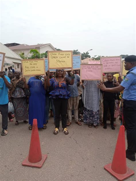 Just In Protesters Storm Apc Headquarters Make Demands Photos