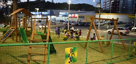 Praça Do Imbui - Em homenagem ao rei do futebol, praça Rei Pelé é inaugurada no Imbuí ...