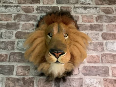 cecil  lion ultimate paper mache