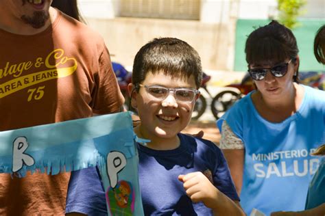 Ver para Aprender 67 niños y niñas recibieron sus anteojos Noticias