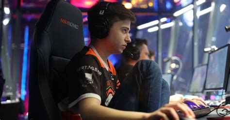 Virtus pro сыграет с Team Liqiud за слот в плей офф на ESL One Hamburg 2017