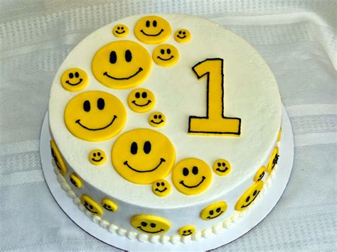 Smiley Face Birthday Cake