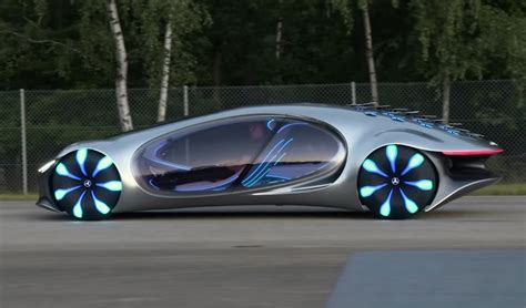 Futuristic Mercedes Drives Sideways Wordlesstech Mercedes