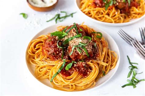 Homemade Spaghetti And Meatballs Valerie S Kitchen Karinokada