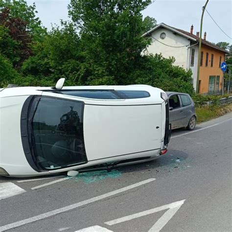 Incidente Tra Novi E Serravalle Auto Ribaltata