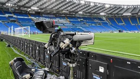 Diritti Tv Serie A Resta Su Sky E Dazn La Stampa