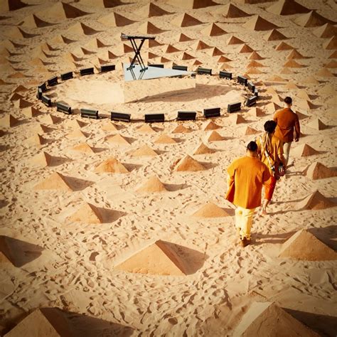 Mindblowing Land Art Installation Turns Arizona Desert into a Living ...