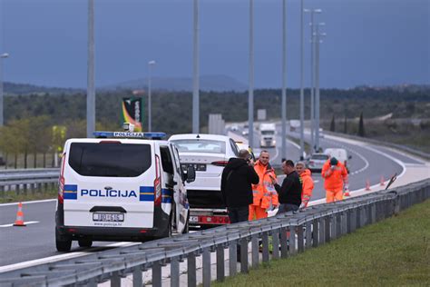 Te Ka Nesre A Na A Dvoje Poginulih U Sudaru Automobila I Kamiona N