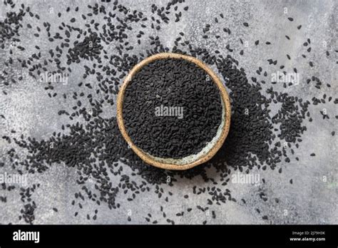 Especia India Semillas De Comino Negro Nigella Sativa O Kalonji En Un