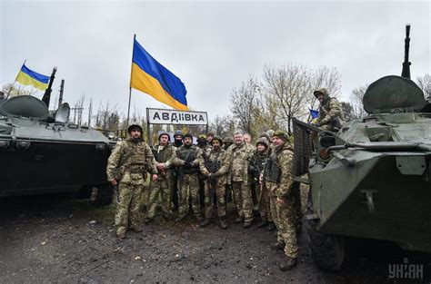 Poroshenko Holds Meeting In Avdiyivka On Situation On Frontline Unian