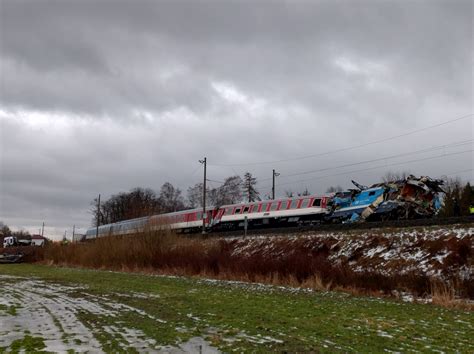 Czechy tragedia na przejeździe kolejowym ZDJĘCIA