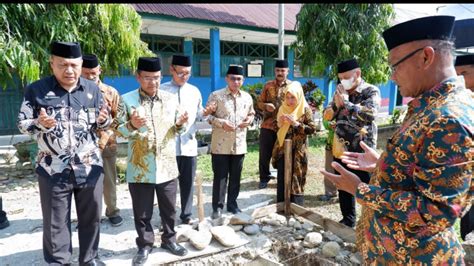 Kakanwil Letakkan Batu Pertama Mts Lambara Harapan