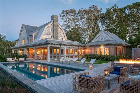 10 Classic Cape Cod Homes That Do Beach Decor Right Shingle Style