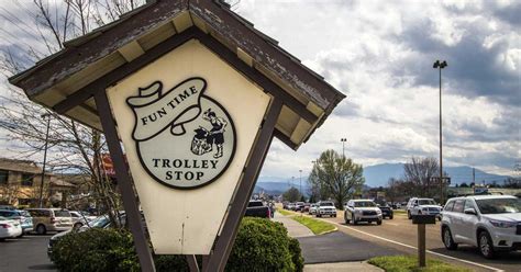 The Pigeon Forge Trolley | Pigeon Forge & Gatlinburg Trolley Info