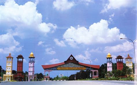 hj che  visit historic melaka ser