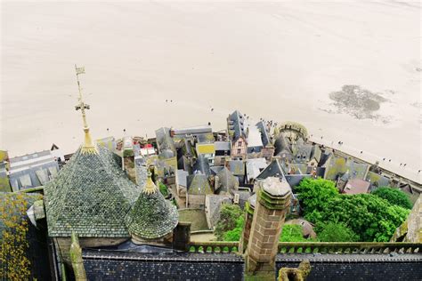 L Abbaye Du Mont Saint Michel Et Ses Secrets Si Proches United