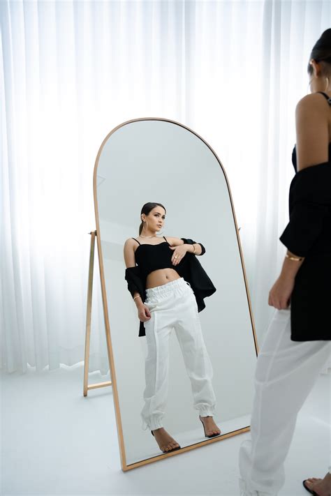 background mirror      background mirror