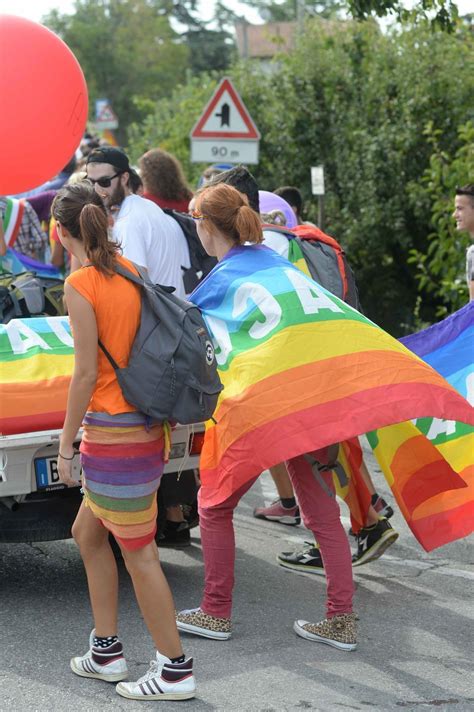 Il Gonfalone Del Comune Alla Marcia Della Pace Perugia Assisi