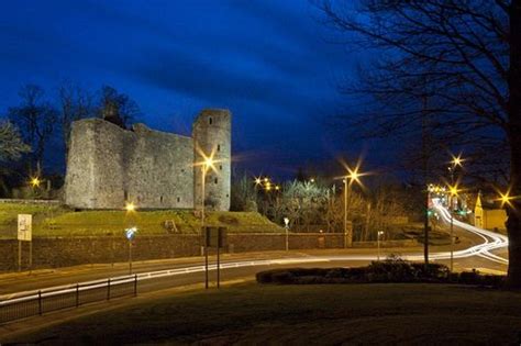 Strathaven Castle At Night Castle Natural Landmarks Night