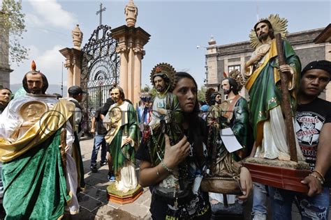 Decenas De Fieles Celebran A San Judas Tadeo En Toluca Con Gran