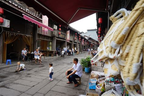 赤水河畔的千年古镇，因四渡赤水而驰名，好多人却没有来过行客旅游网