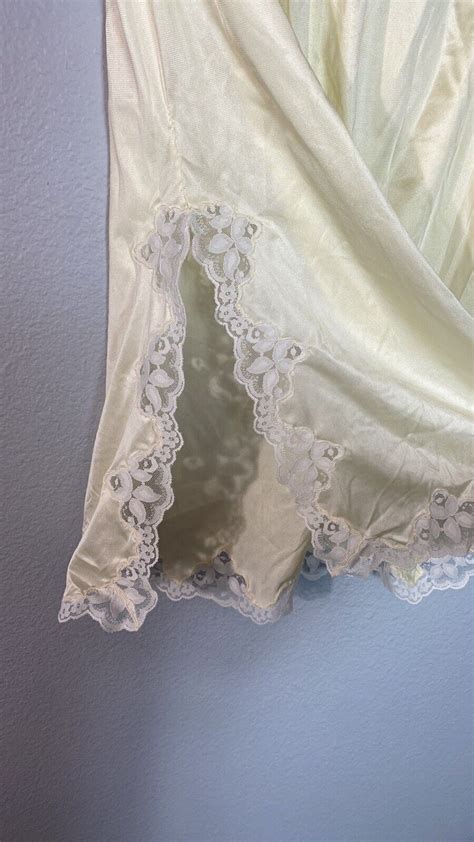 Vintage Antron Iii Nylon Half Slip Lace Trim Cream Si Gem