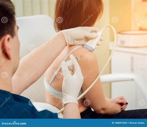 Ultrasound Guided Platelet Rich Plasma Injection Of The Shoulder Stock