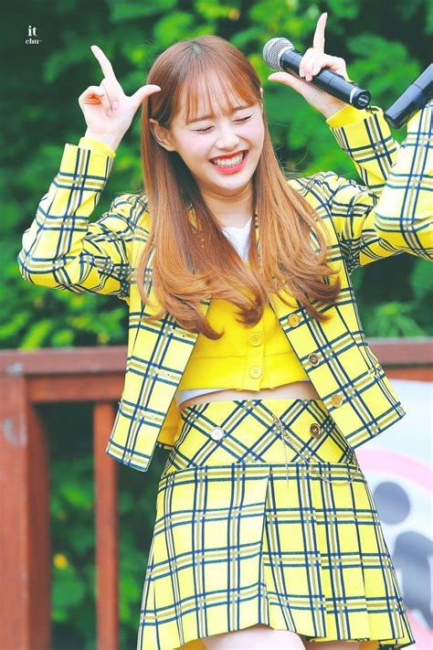 Inkigayo Mini Fanmeeting Chuu Loona Yyxy I