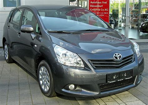 Toyota Verso Valvematic Benzyna L Minivan Drzwiowy L Opinie I