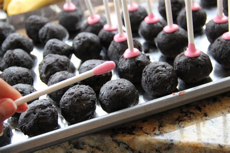 Easy Oreo Cake Pops No Bake Eat Recipe Oreo Cake Pops Easy Oreo Cake Cake Decorating