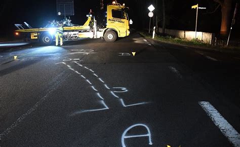 Schwerer Unfall Auf Der B Rentnerin Bersieht Motorradfahrer Nw De