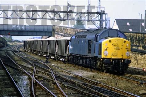 35mm Slide Br British Railways Diesel Loco Class 40 40069 Rhyl 1982 Original £10 50 Picclick Uk