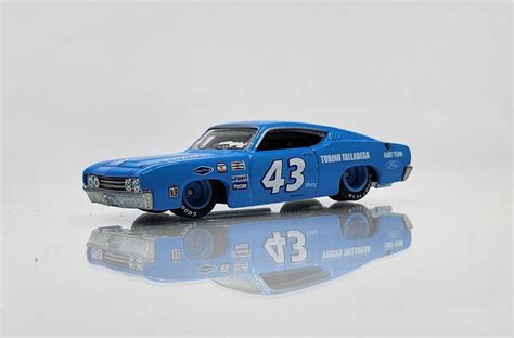 Richard Petty S Ford Torino Talladega Hot Wheels Vintage Racing