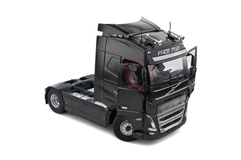 Volvo Trucks FH16 Globetrotter XL Black Metallic 2021 Solido