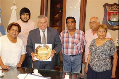 El Club Coronel Su Rez Entreg Una Plaqueta Al Intendente Capitalino