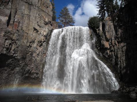 6 Must-See Waterfall Hiking Destinations in California