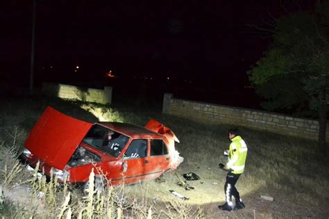 Kontrolden çıkan otomobil şarampole takla attı Haberler