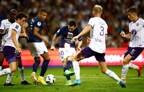 PSG: Lionel Messi leaves whole stadium clapping as he assists Neymar ...