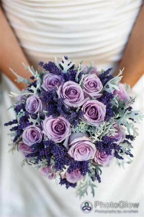 Buquê de Noiva Roxo e Lilás para inspirar você Lavender wedding