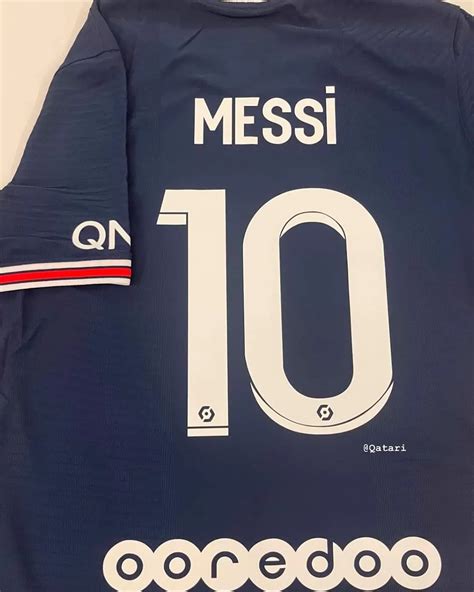 El Jeque De Qatar Mostró La Camiseta 10 Del Psg Con El Nombre De Messi