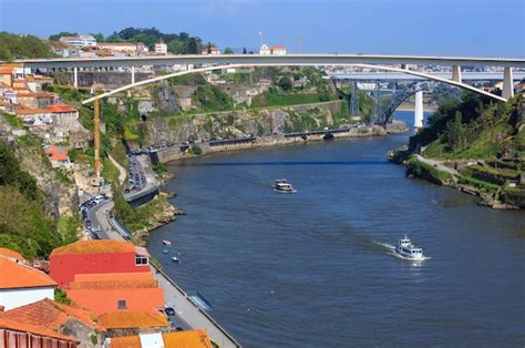 Ponte Do Infante Maria Pia Bridge E St John S Bridge Sobre O Rio Douro